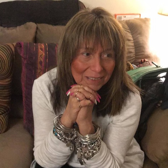 Meet your Posher, Carmen - Picture 2 of 3